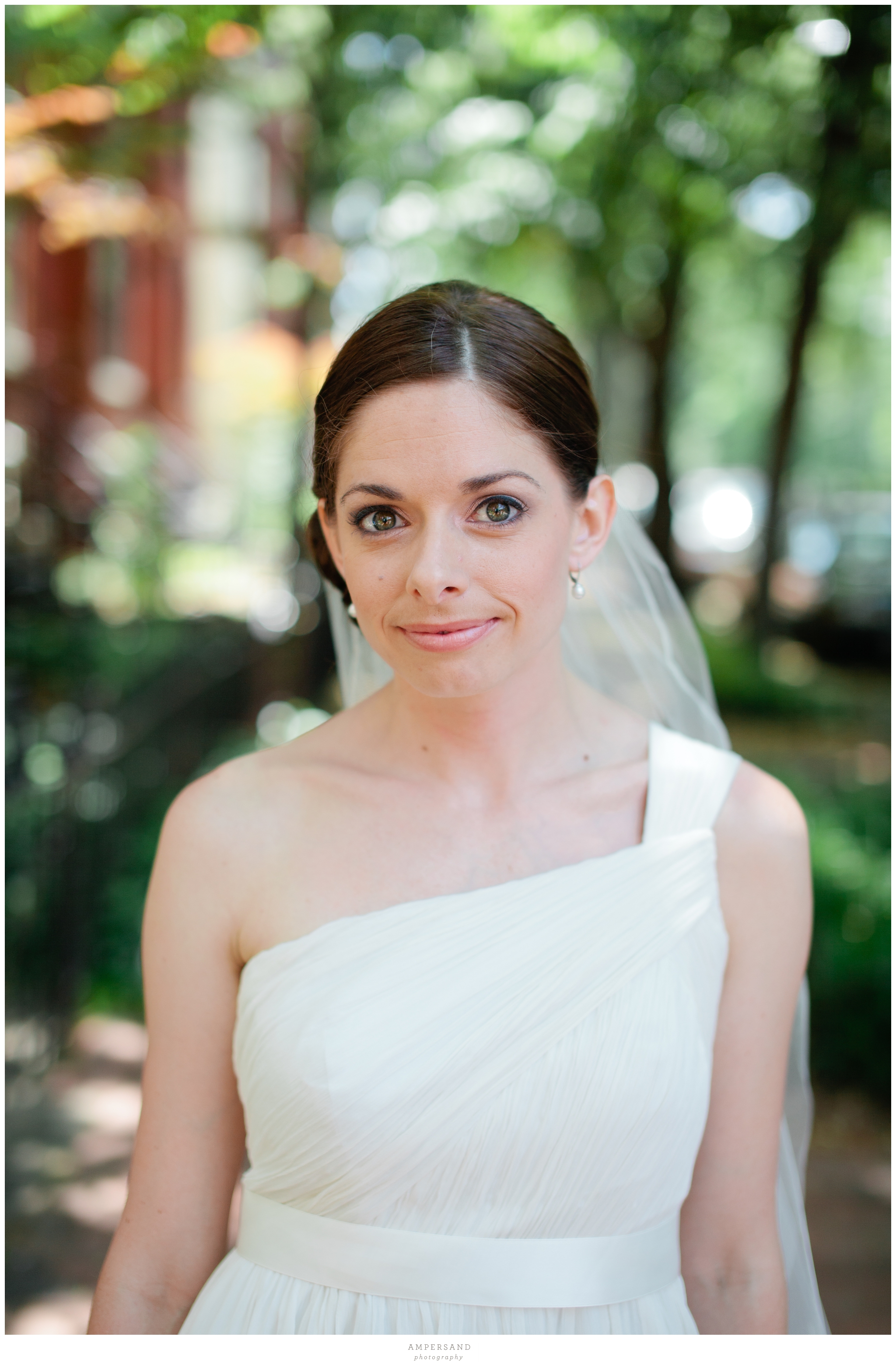 Check out this bride's eyes! // Photos by Ampersand Photography