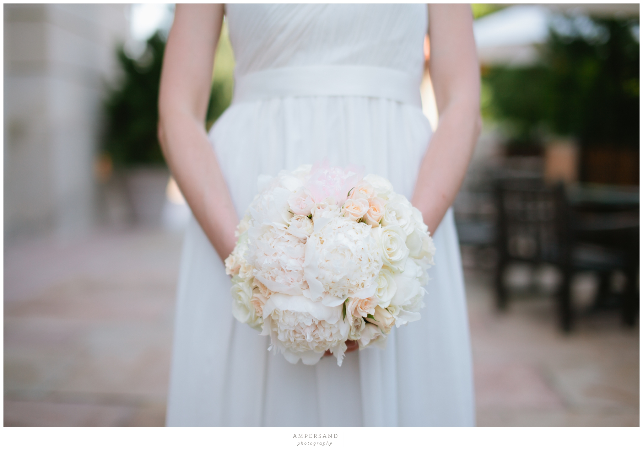 Flowers by BrookHill Florists   // Photos by Ampersand Photography