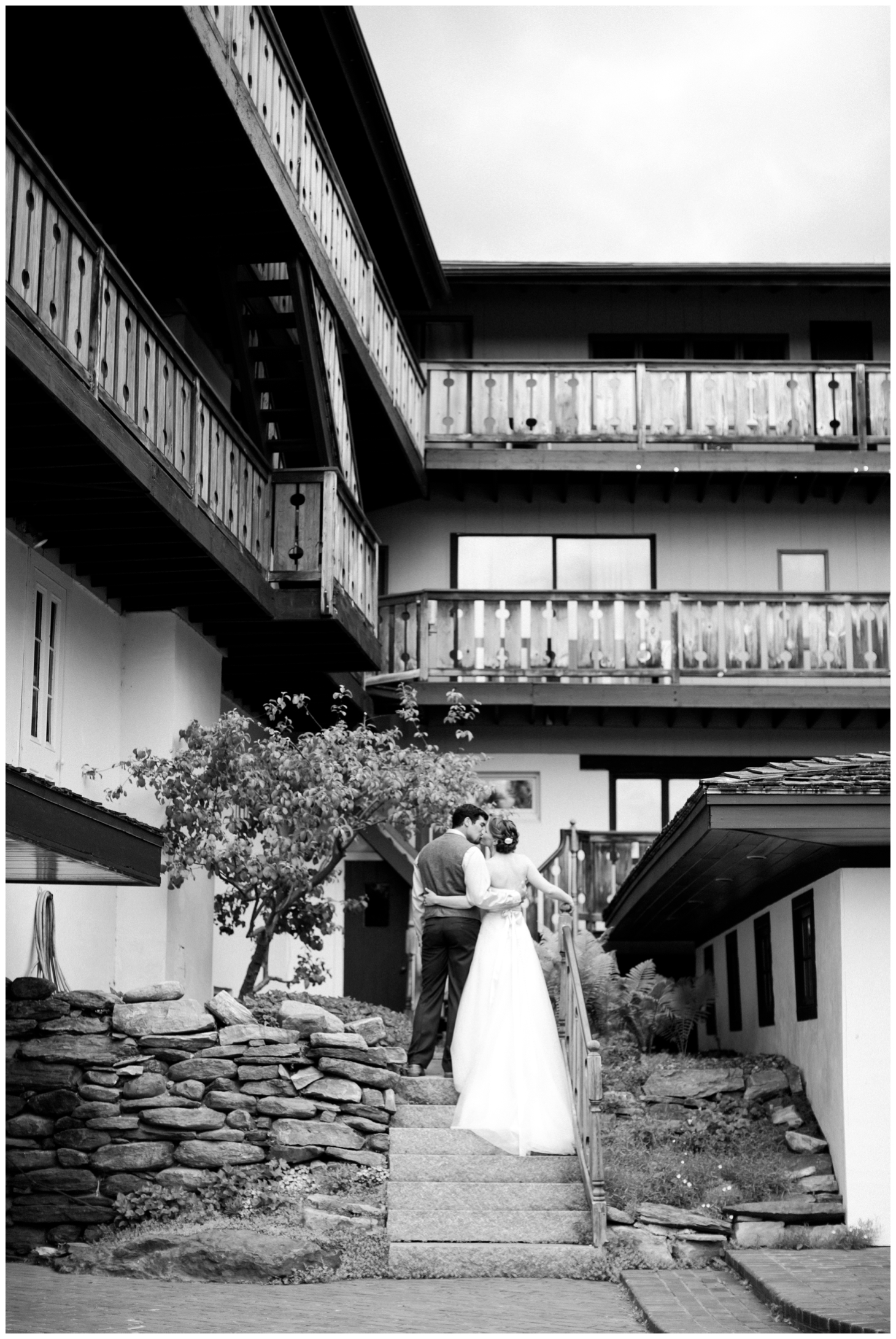 Kris & Christine's Mountain-Inspired Vermont Lodge Wedding - by Sarah Bradshaw Photography_0024