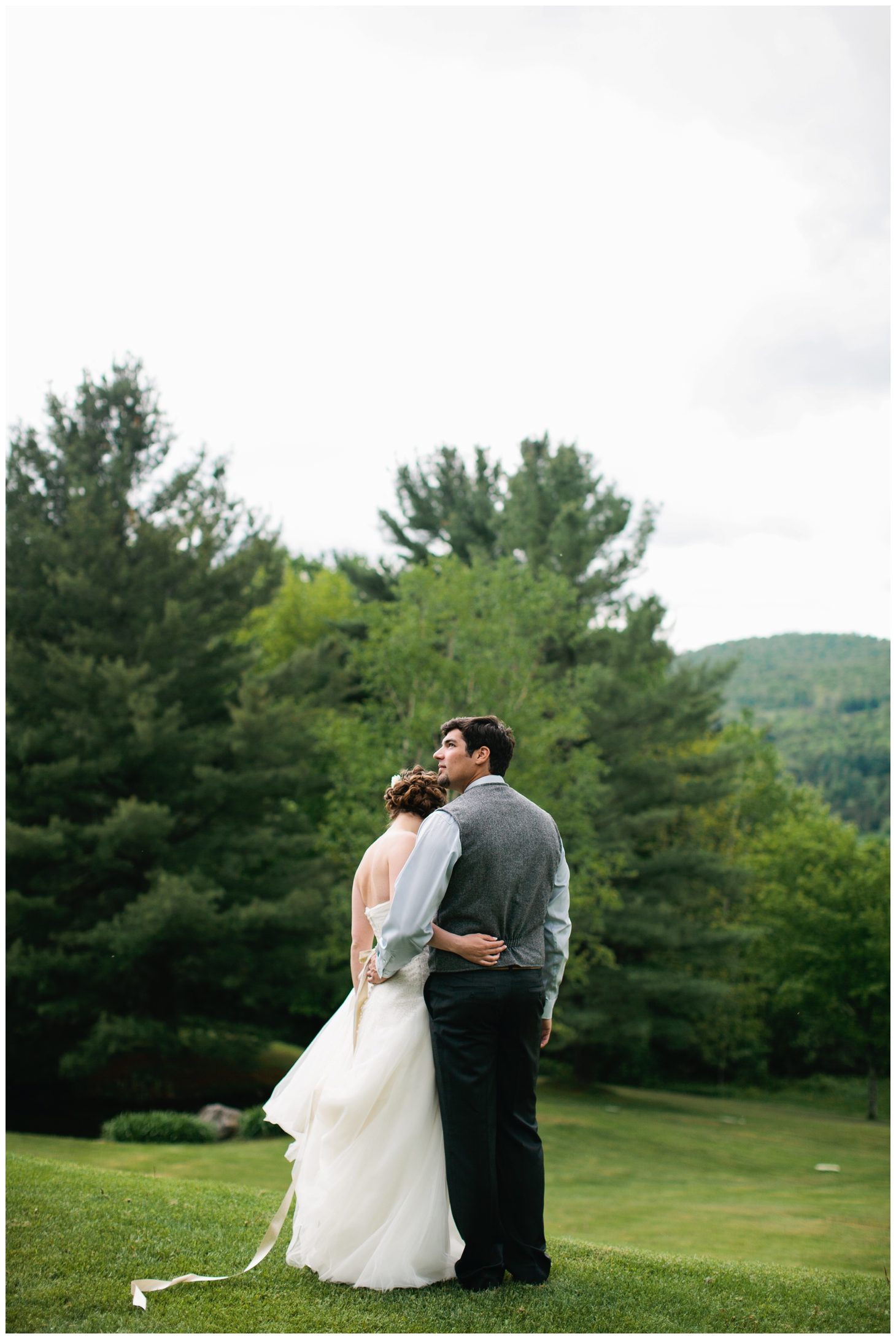 Kris & Christine's Mountain-Inspired Vermont Lodge Wedding - by Sarah Bradshaw Photography_0026