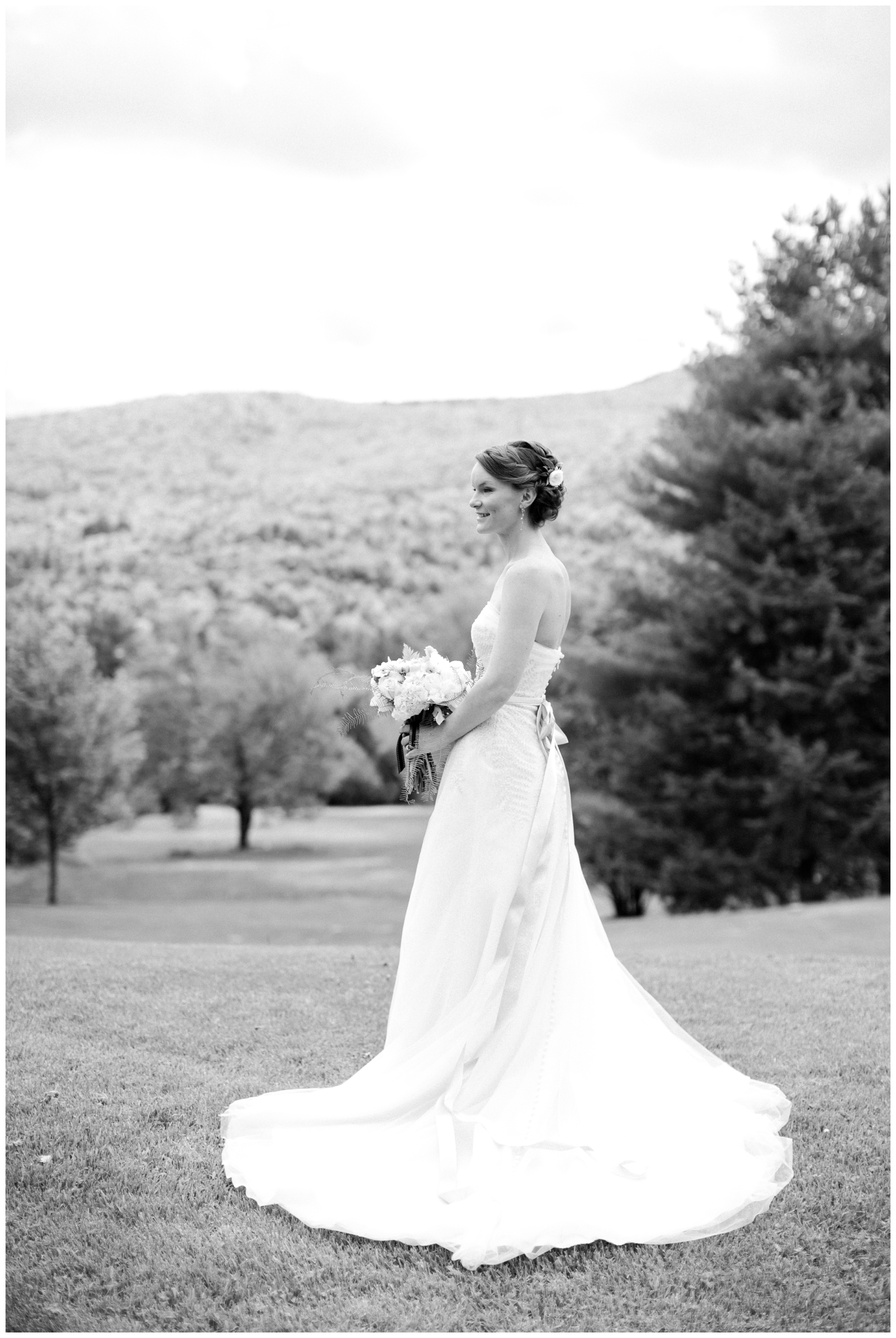 Kris & Christine's Mountain-Inspired Vermont Lodge Wedding - by Sarah Bradshaw Photography_0040