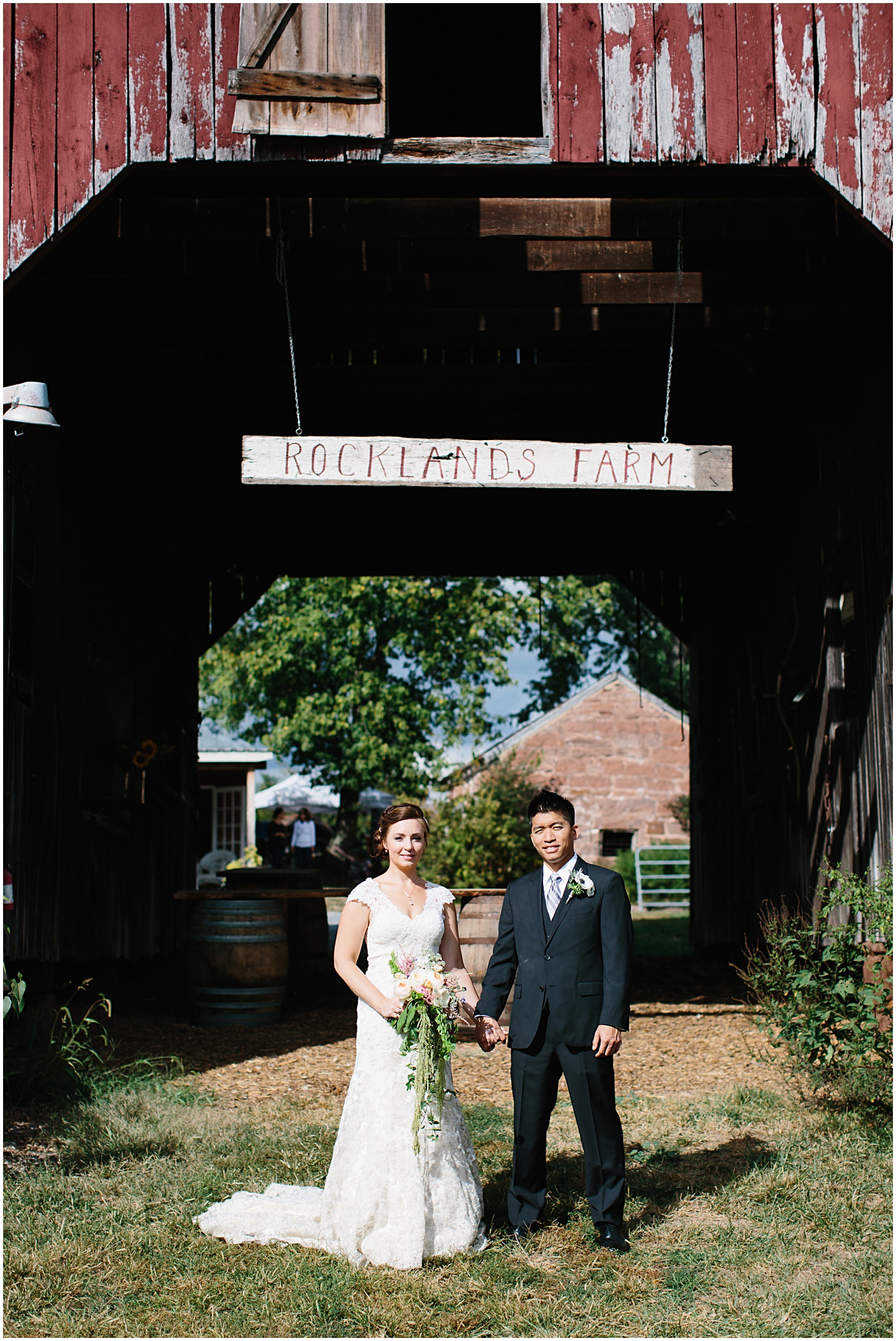 Rustic Floral Wedding at Rocklands Farm & Winery by Sarah Bradshaw Photography_0006