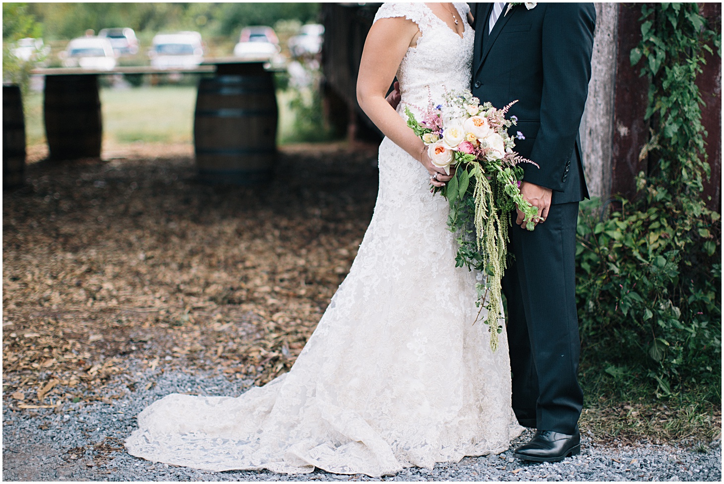Rustic Floral Wedding at Rocklands Farm & Winery by Sarah Bradshaw Photography_0007