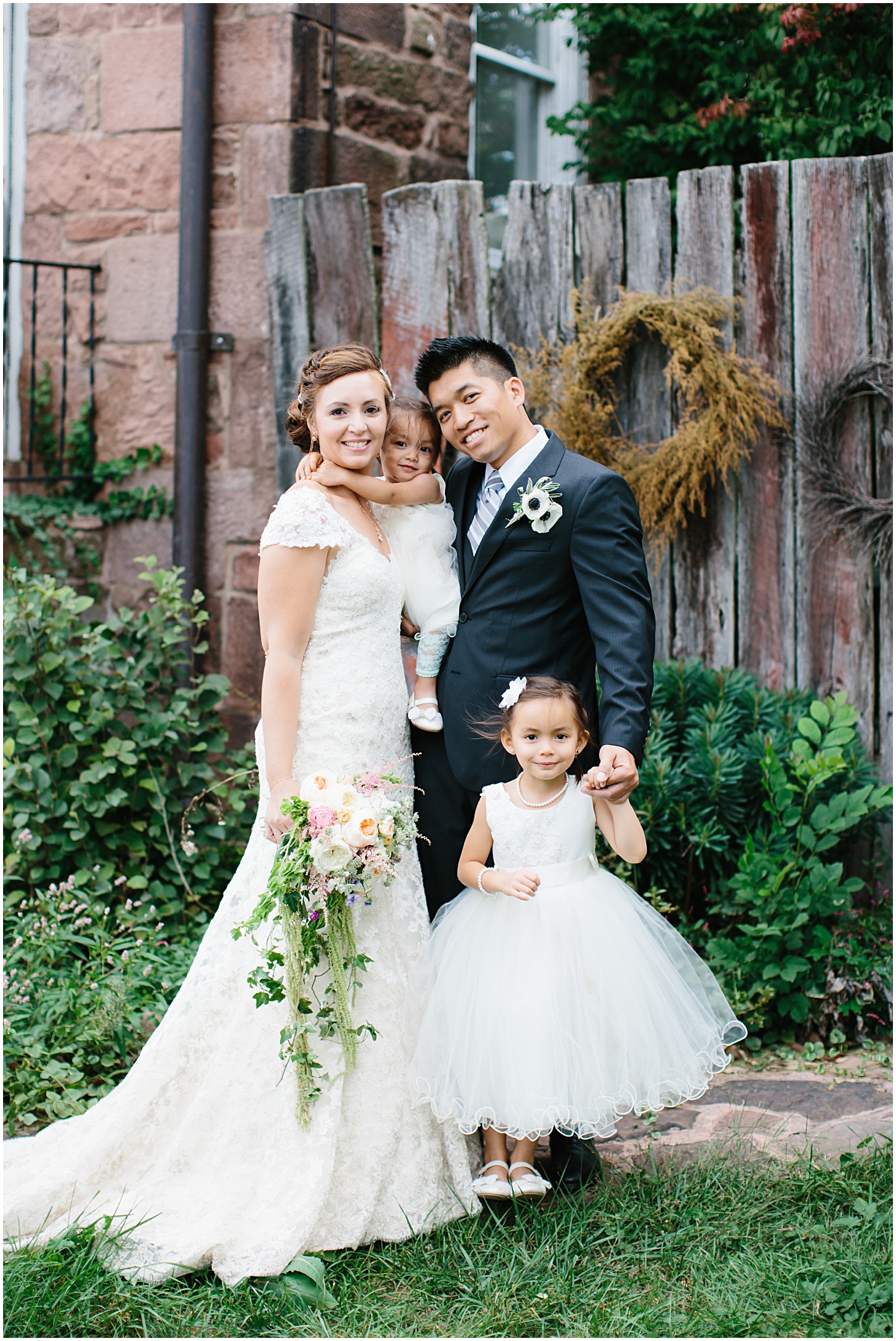 Rustic Floral Wedding at Rocklands Farm & Winery by Sarah Bradshaw Photography_0019