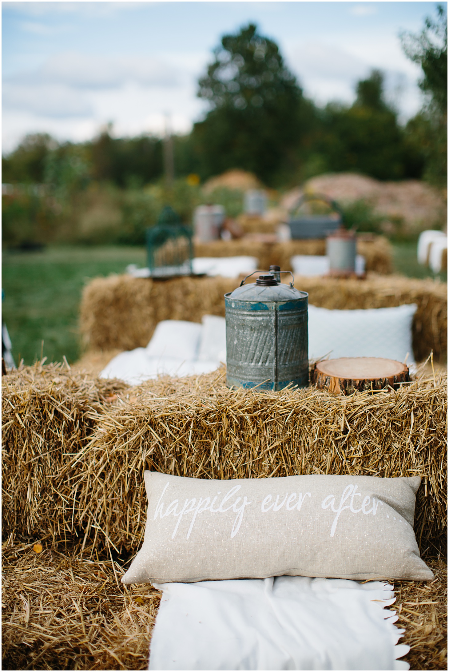 Rustic Floral Wedding at Rocklands Farm & Winery by Sarah Bradshaw Photography_0035