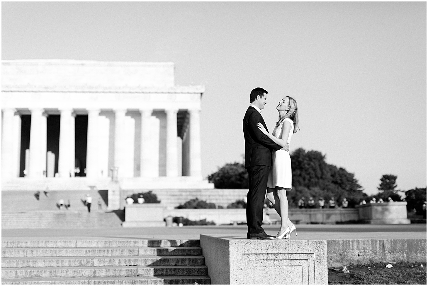 intimate-sunrise-engagement-session-at-the-lincoln-memorial-by-sarah-bradshaw-photography_0014