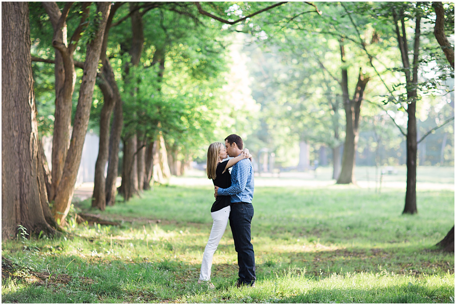 intimate-sunrise-engagement-session-at-the-lincoln-memorial-by-sarah-bradshaw-photography_0015