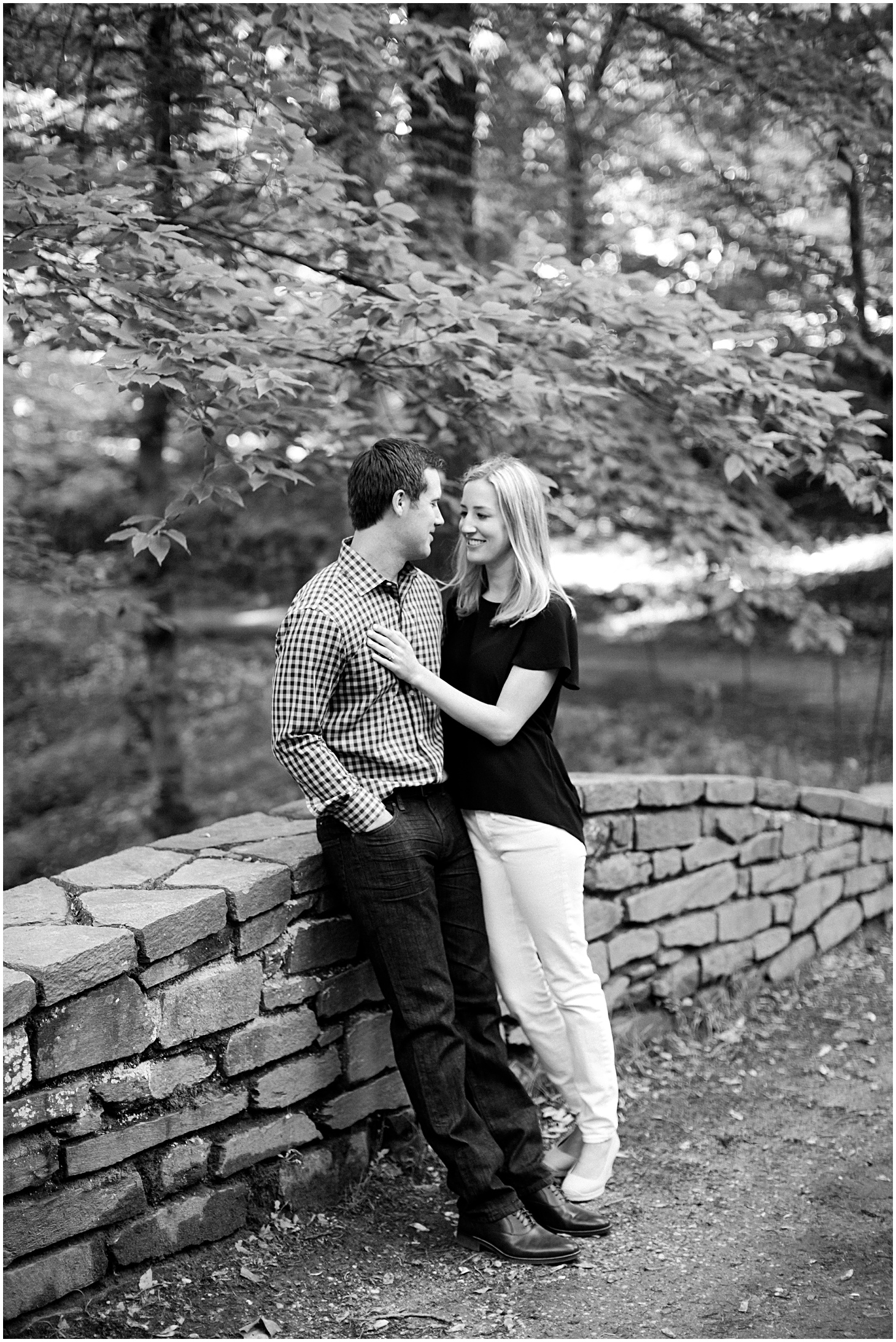 intimate-sunrise-engagement-session-at-the-lincoln-memorial-by-sarah-bradshaw-photography_0018