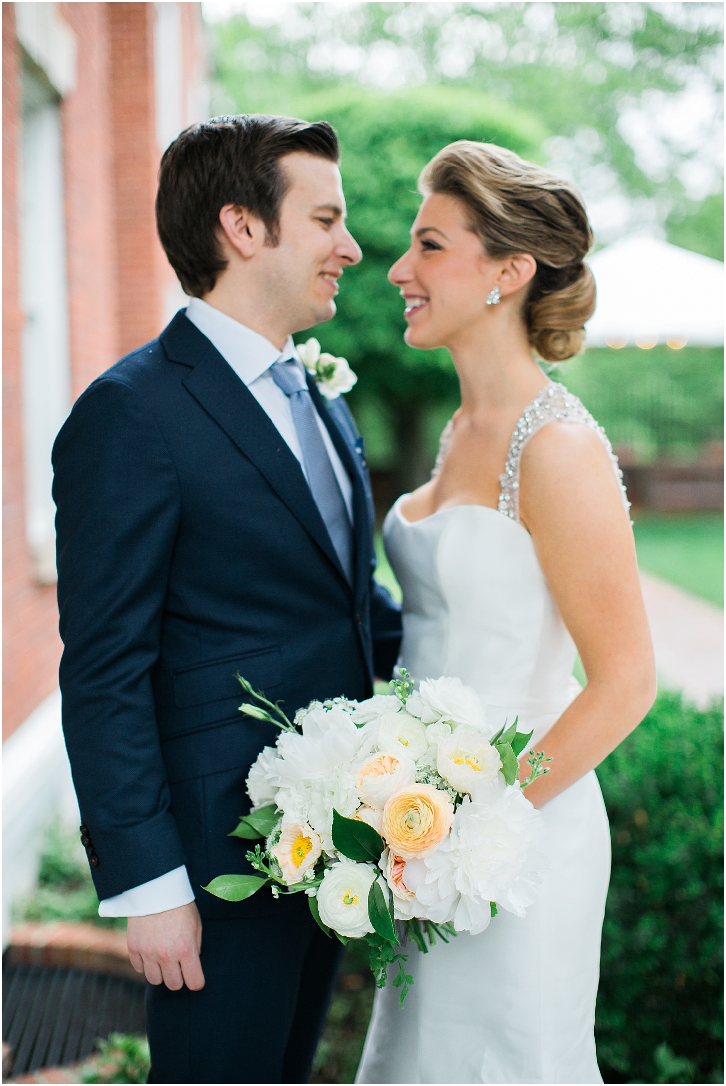 timeless-gold-white-wedding-at-the-dumbarton-house-in-georgetown-by-sarah-bradshaw-photography_0020