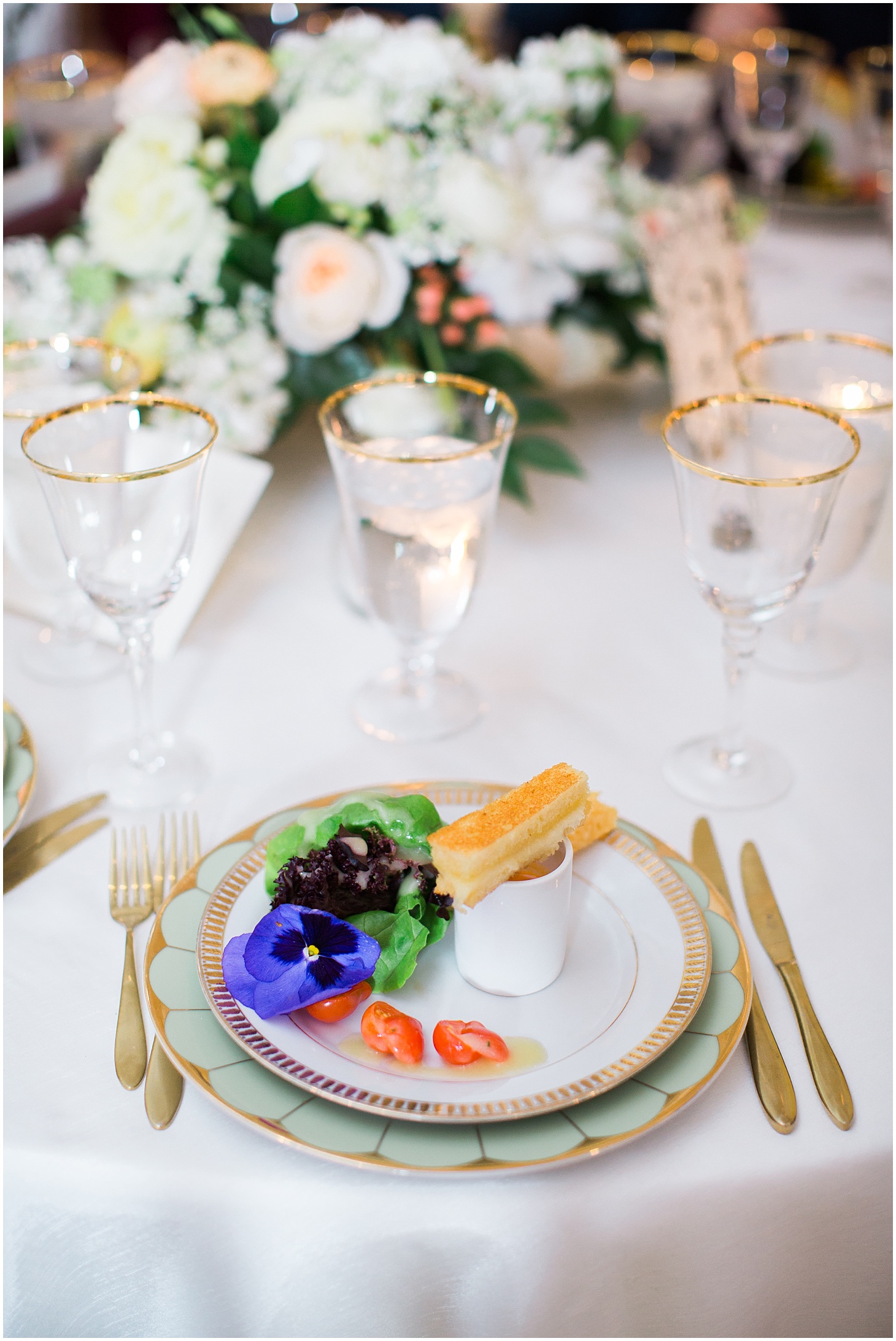 timeless-gold-white-wedding-at-the-dumbarton-house-in-georgetown-by-sarah-bradshaw-photography_0046