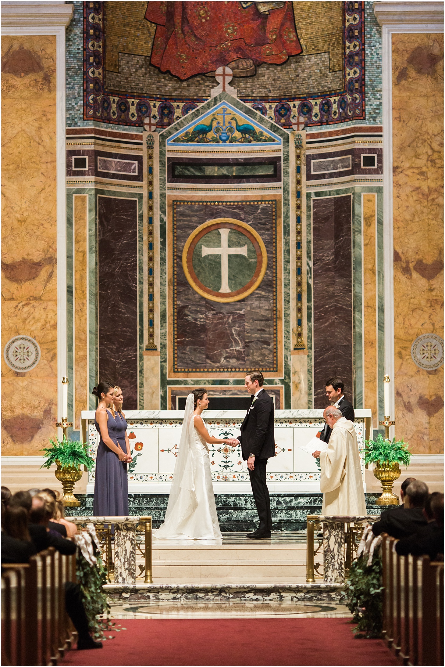 Wedding Ceremony at Cathedral of St. Matthew the Apostle | Classy October Wedding at Columbia Country Club | Sarah Bradshaw Photography