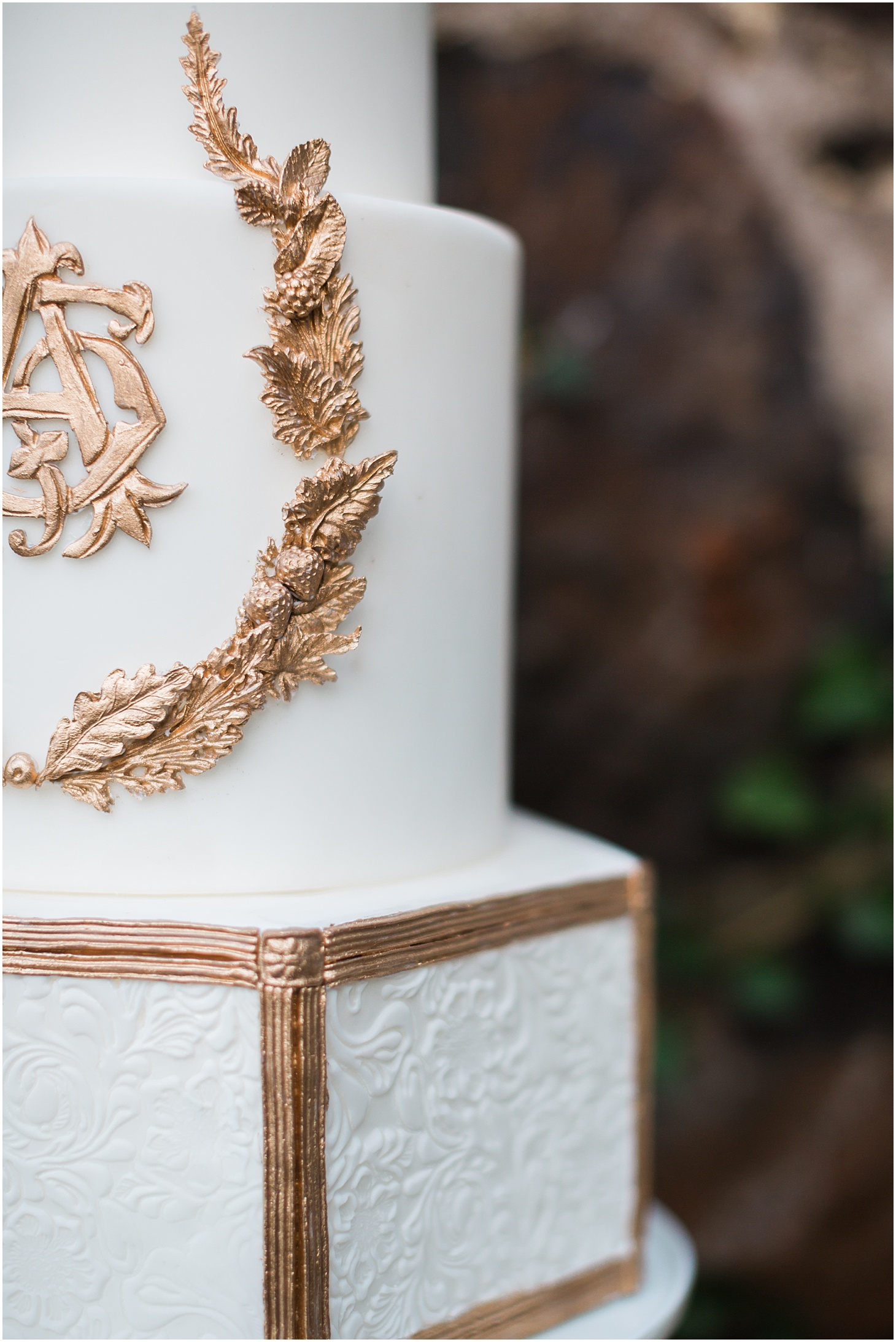 Buttercream Bakeshop Ivory and Gold Wedding Cake Detail | Equestrian-Inspired Fall Wedding Editorial at Poplar Springs Manor | Sarah Bradshaw Photography