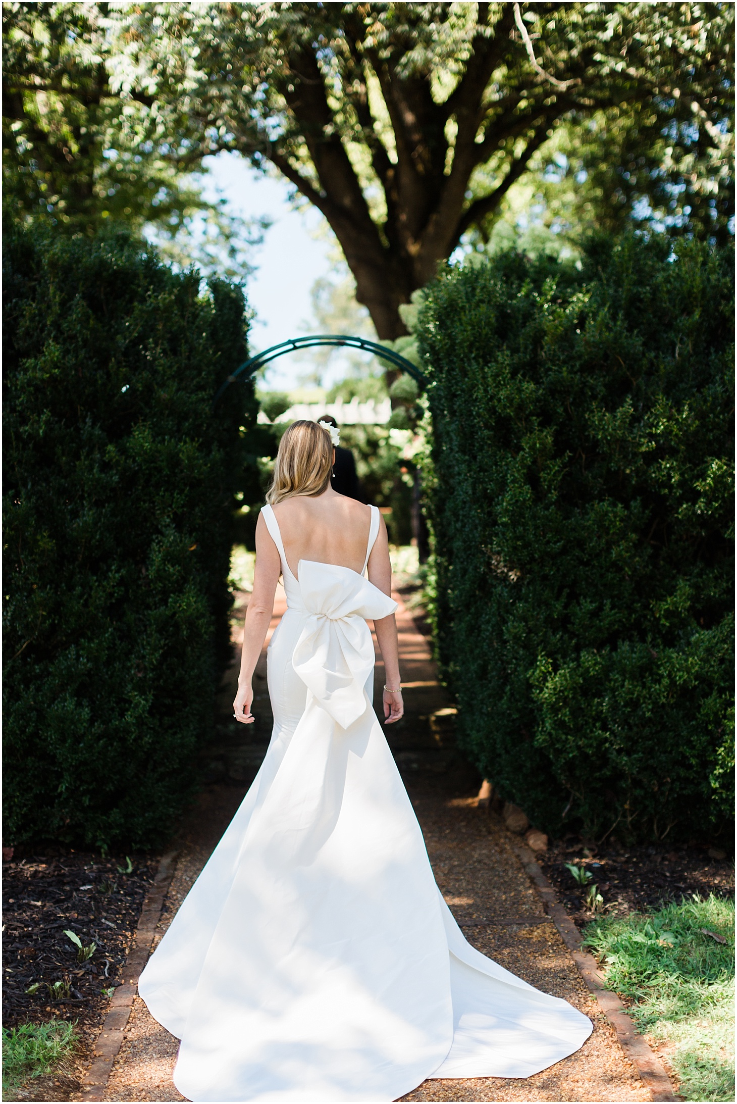 First Look at the Inn at Willow Grove, Green and White Summer Wedding at The Inn at Willow Grove, Ceremony at St. Isidore the Farmer Catholic Church, Sarah Bradshaw Photography, DC Wedding Photographer