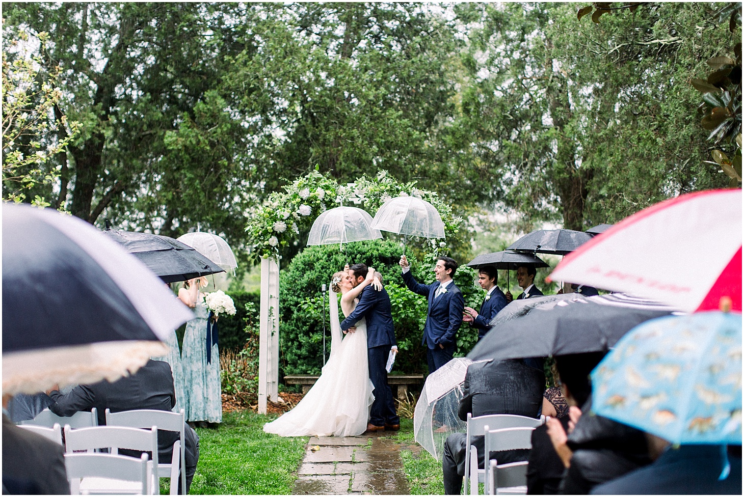 Wedding Ceremony at Oatlands Historic House and Gardens, Rainy Springtime Garden Wedding at Oatlands Plantation, Sarah Bradshaw Photography, DC Wedding Photographer