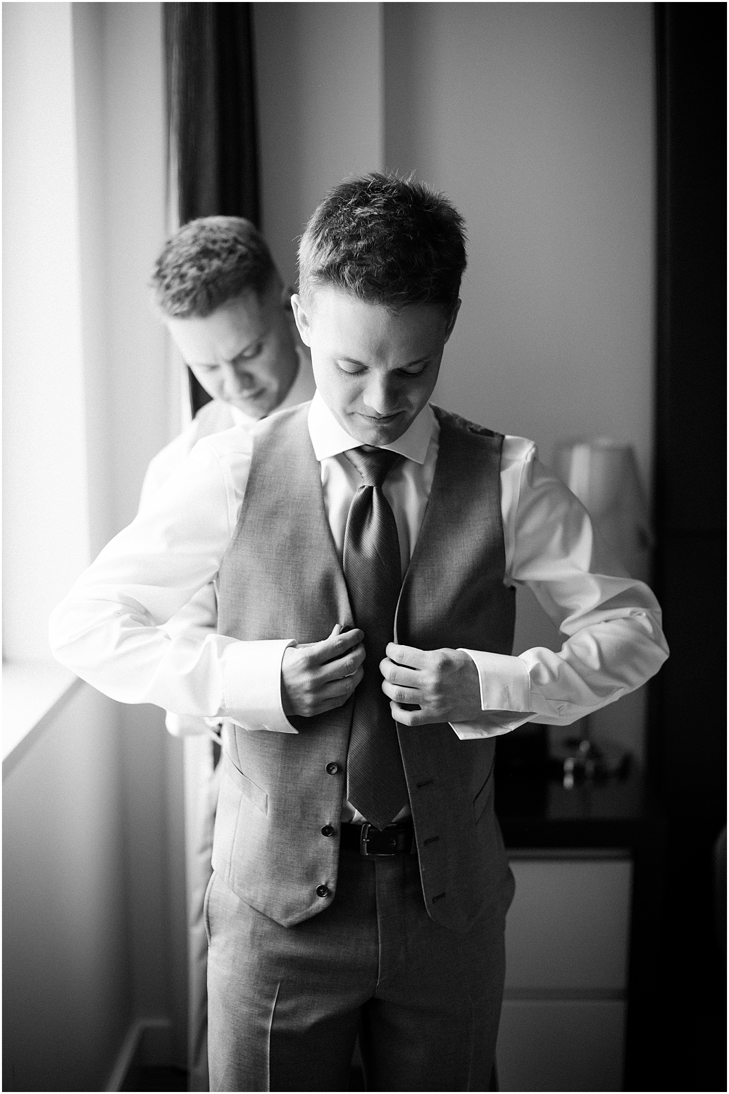 Groom Getting Ready at Kimpton Donovan Hotel, Dusty Blue and Pink Jewish Wedding at Women in the Arts, Sarah Bradshaw Photography, DC Wedding Photographer 