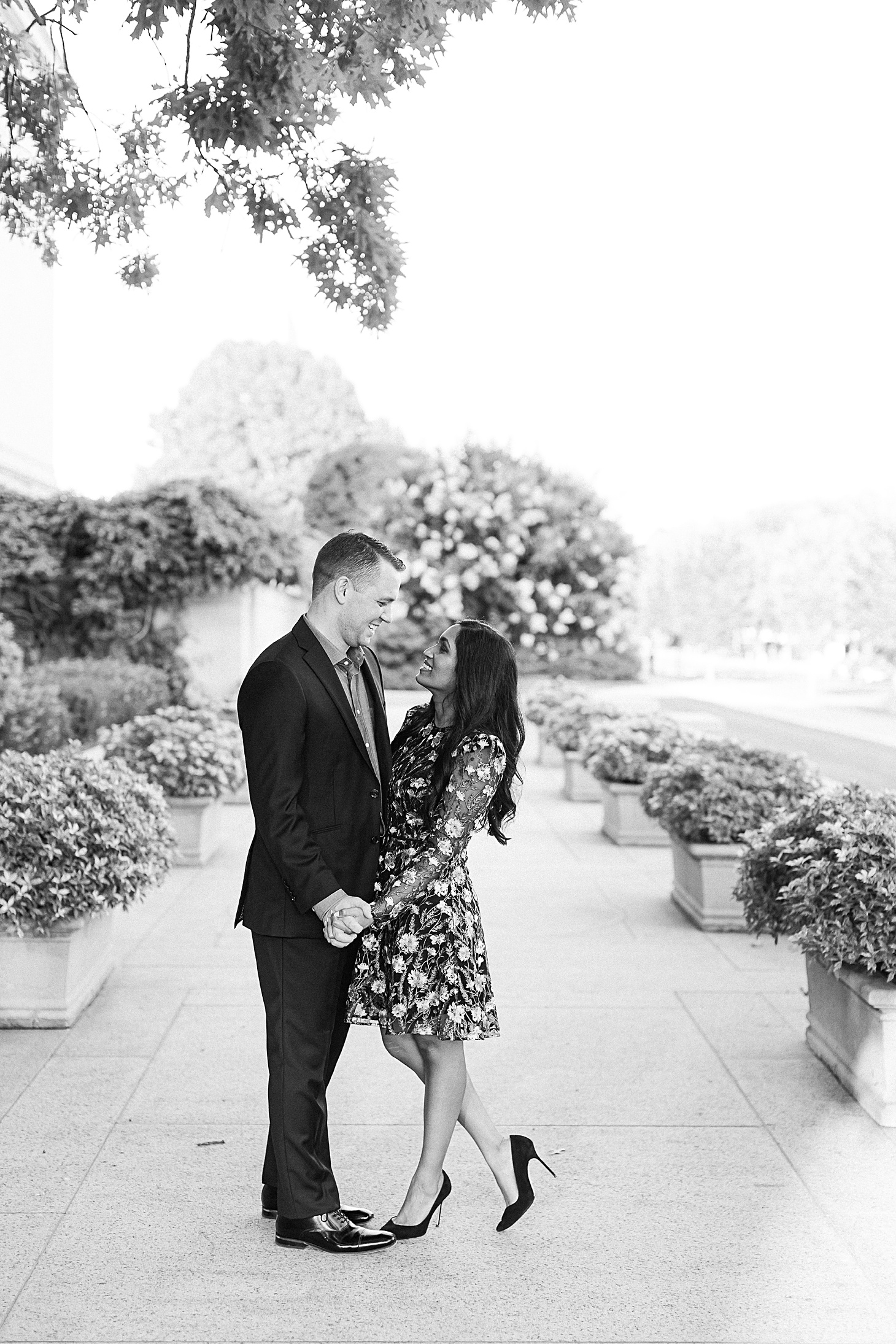 Black & White  engagement portraits at National Gallery of Art by Sarah Bradshaw Photography