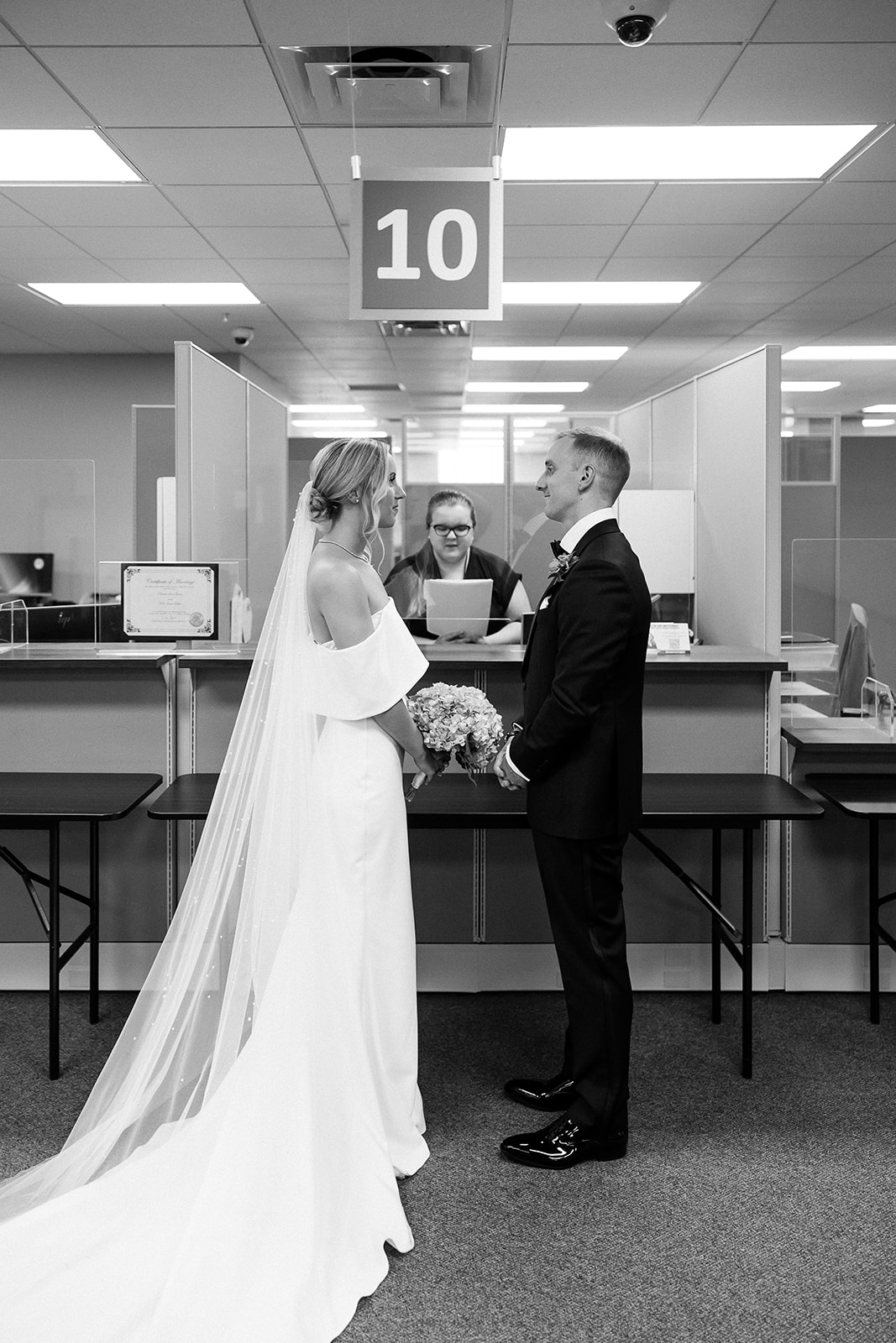 bride and groom elopement ceremony. high end elopement wedding in tampa florida. sarah bradshaw photography.