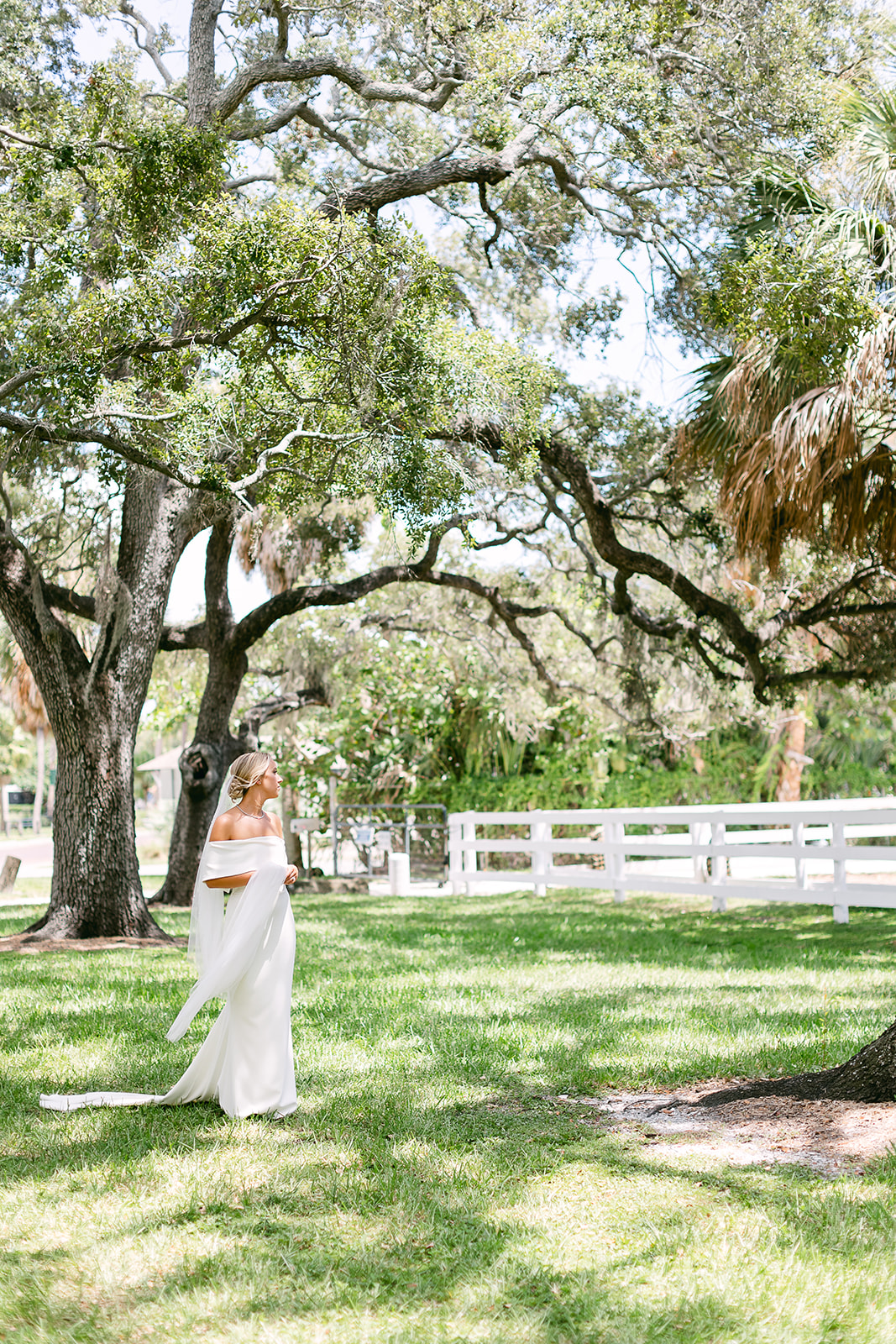 candid bridal portrait, how to pose brides. high end elopement wedding in tampa florida. sarah bradshaw photography.