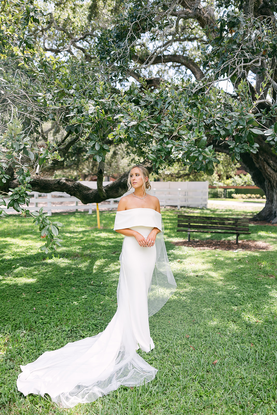 how to pose bride for wedding portrait. high end elopement wedding in tampa florida. sarah bradshaw photography.