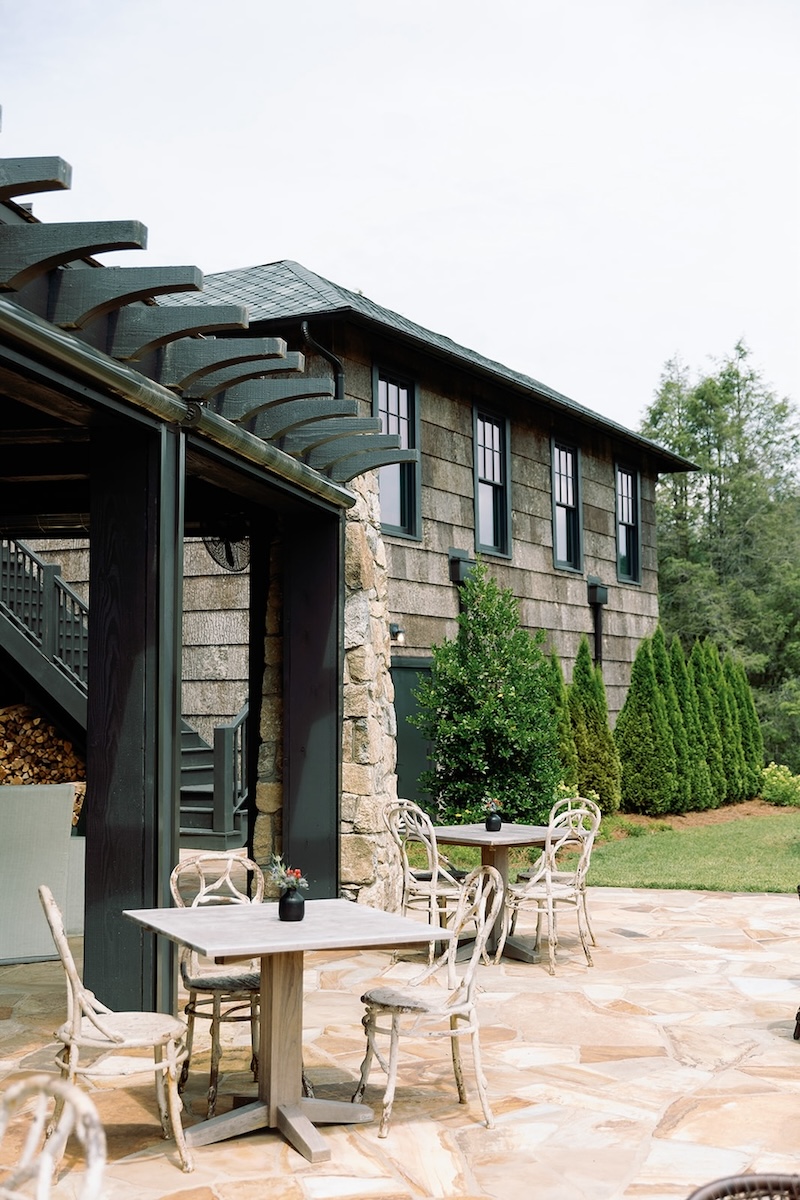 Casual outdoor dining options, patio at luxe mountain lodge resort. High Hampton in North Carolina, Sarah Bradshaw Photography