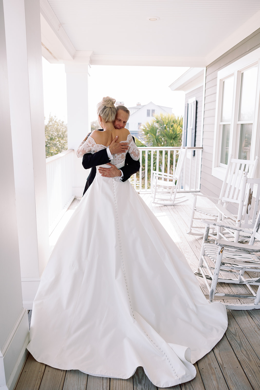 first look wedding reveal with bride and her father. Classic Black Tie wedding in Georgetown, SC. Sarah Bradshaw Photography