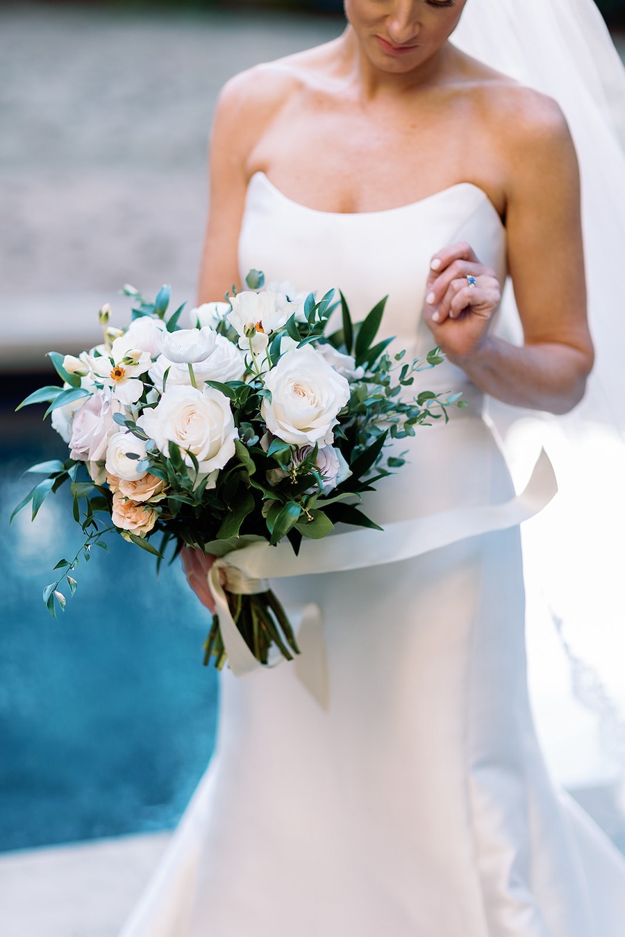 bride in strapless fitted wedding dress. white and blush bridal bouquet. Timeless winter wedding, anderson house, washington dc, sarah bradshaw photography.