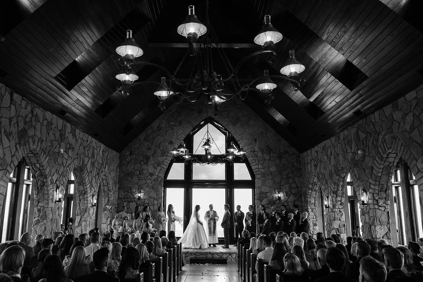 black and white portrait of wedding ceremony. elegant south carolina spring wedding. sarah bradshaw photography