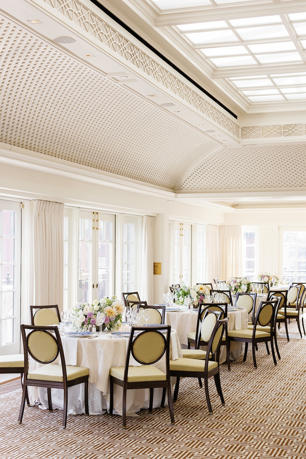 chic wedding welcome dinner decor. Elegant rehearsal dinner at the Hay Adams Hotel, Washington DC. Sarah Bradshaw Photography