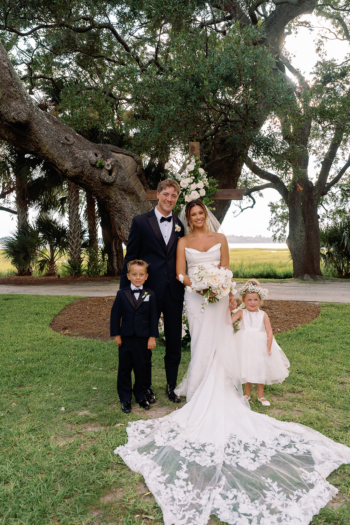 Lowndes Grove Charleston SC summer wedding Sarah Bradshaw Photography