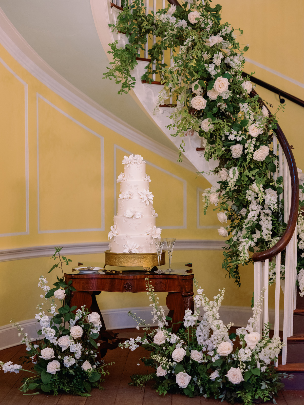Lowndes Grove Charleston SC summer wedding Sarah Bradshaw Photography