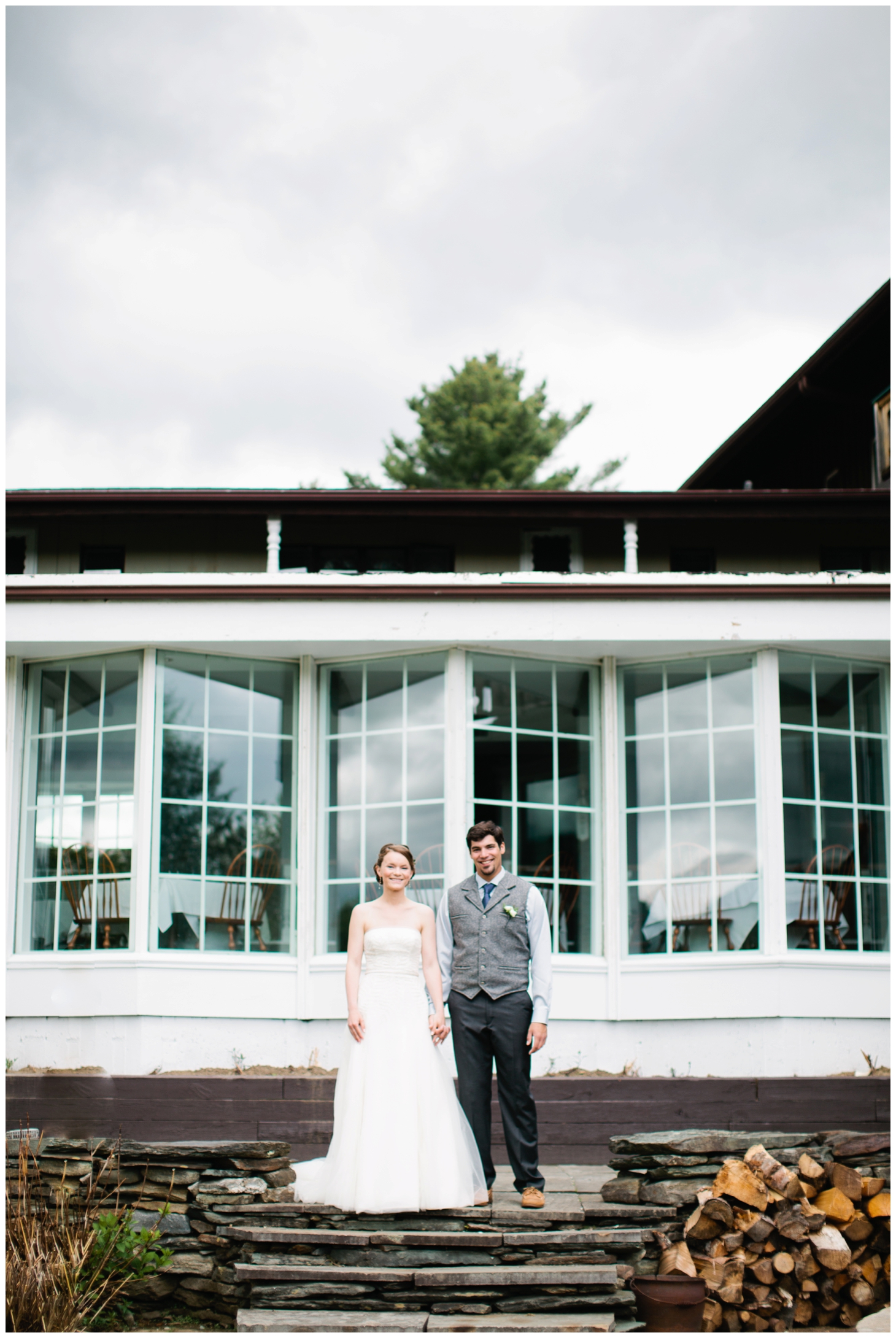 Kris & Christine's Mountain-Inspired Vermont Lodge Wedding - by Sarah Bradshaw Photography_0025