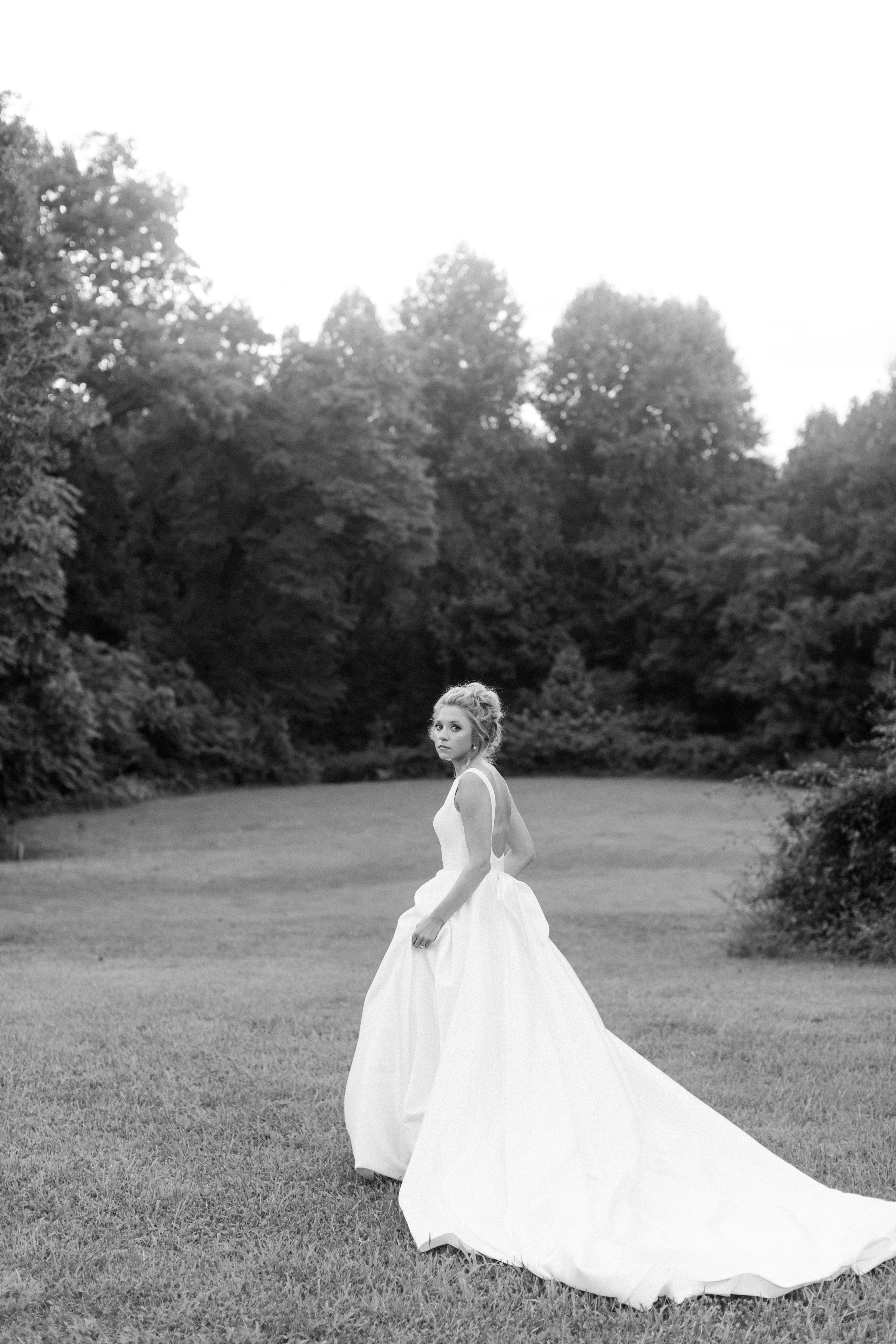 Bridal Portrait at Poplar Springs Manor | Equestrian-Inspired Fall Wedding Editorial at Poplar Springs Manor | Sarah Bradshaw Photography